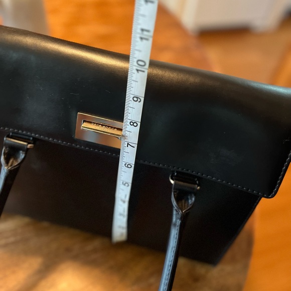 Impeccable Kate Spade satchel $195 - Picture 10 of 12